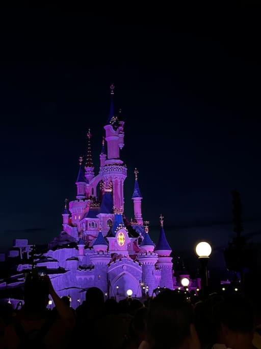 Le Petit Cocon De Kintana -Disney-Parking Meaux Bagian luar foto